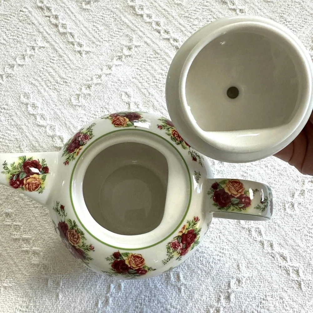 Royal Albert Old Country Roses Teapot‎ Afternoon Tea Collection 2001 Signed